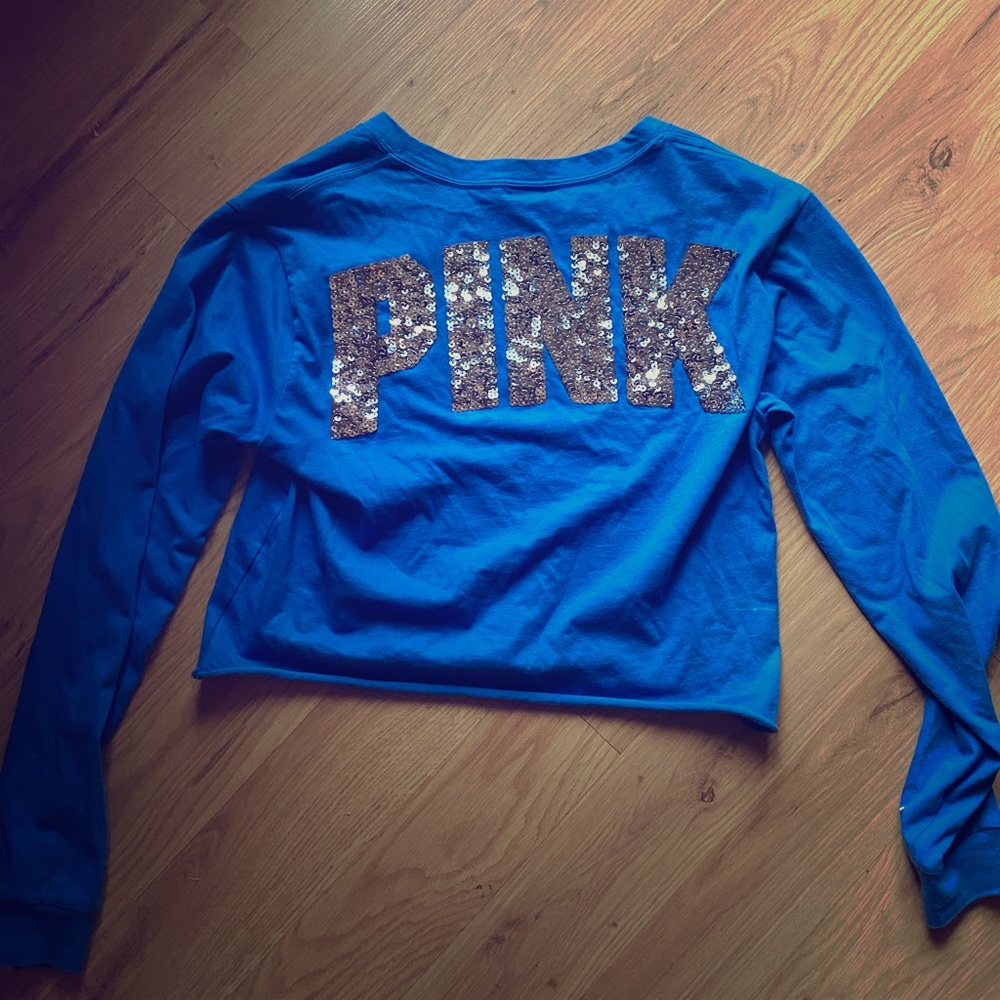 Súper cute pink long sleeve crop top!